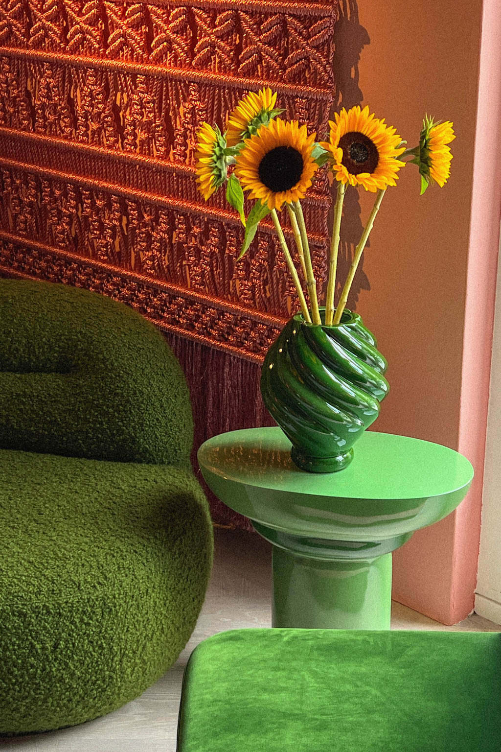 Bottega Curve Vase - Olive / Pre-Order